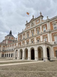 El palacio desde el exterior