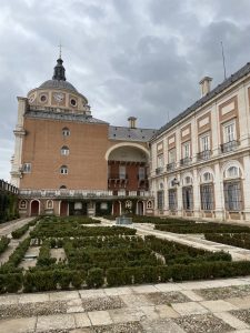 Los jardines, mas cerca del palacio