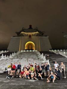 凍頂每週三的樓梯運動團隊 JJ's Wednesday Stair Running Team 