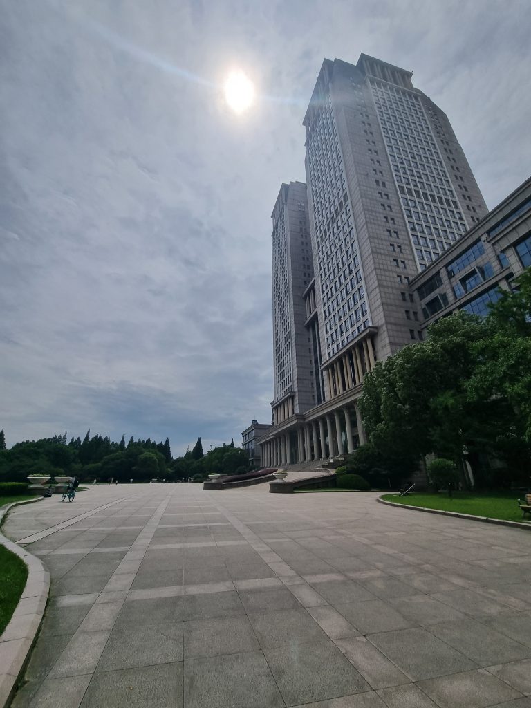 我大学最著名的大楼 My University's most famous building
我的课都在里面进行！  
My classes are all held inside