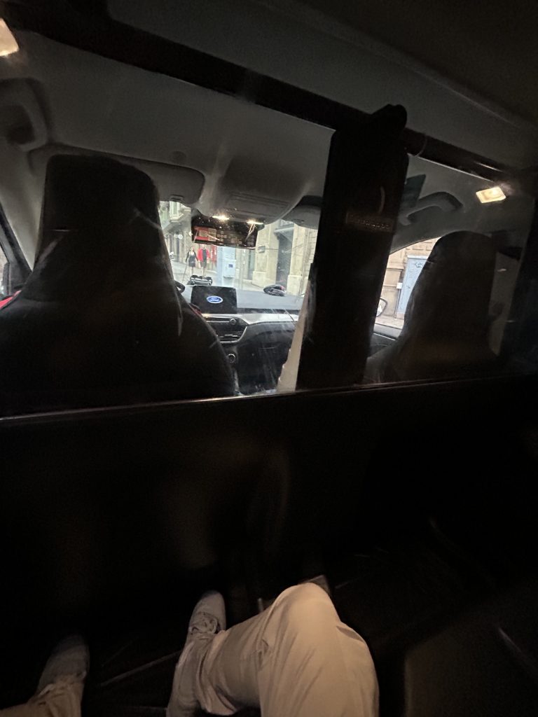 Un viajito gratis en coche de policía (¡no me detuvieron!)