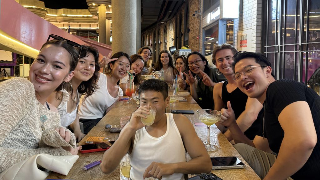 这些人都是我的同学们。 因为我们都来自不同国家，我们为一个共同语言是中文！再加上我们是高级班的学生，所以我们更好只说中文吧！
These are my classmates. Because we all come from different countries, our only common language is Chinese. Furthermore, because we are all in the top set, its better we just speak Chinese right!